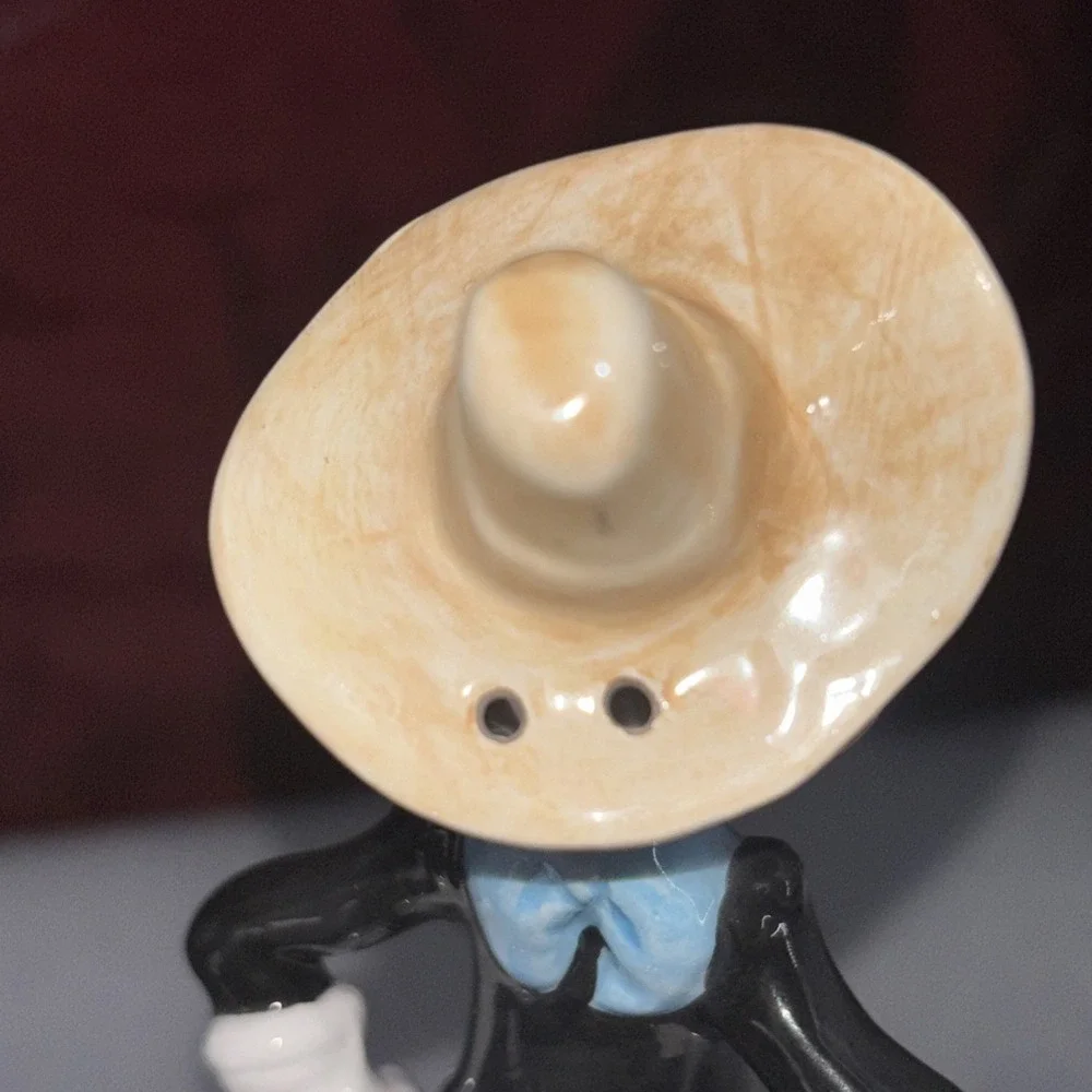 Vintage 1993 Cowboy Daffy Duck And Bugs Bunny‎ Looney Tunes Salt And Pepper Set